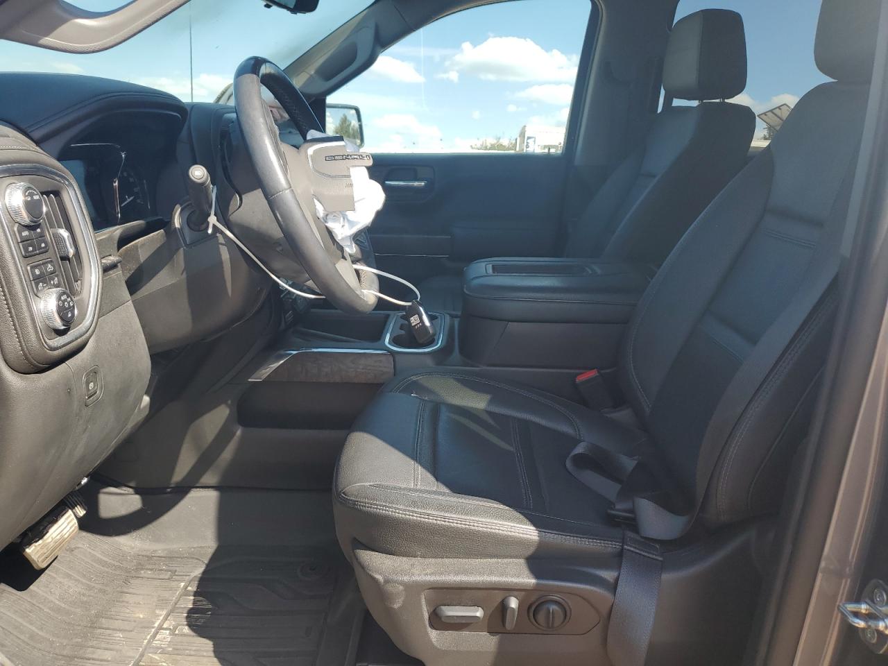 GMC Sierra K1500 Denali Image 11