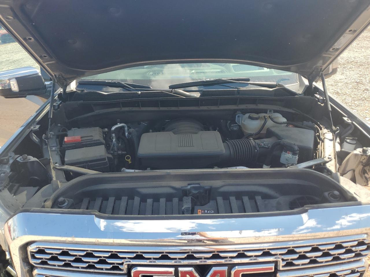 GMC Sierra K1500 Denali Image 8