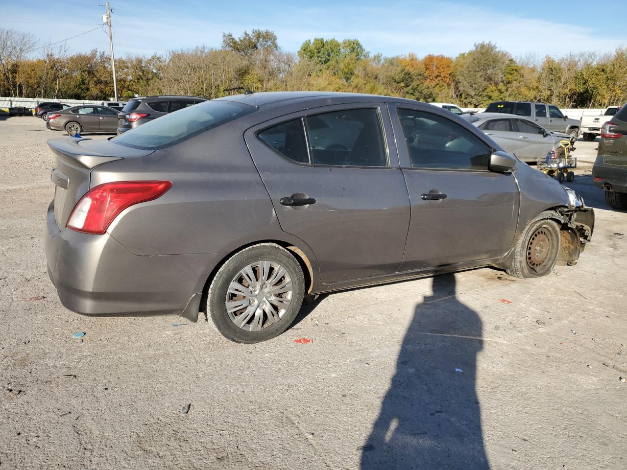 Nissan Versa S Image 7