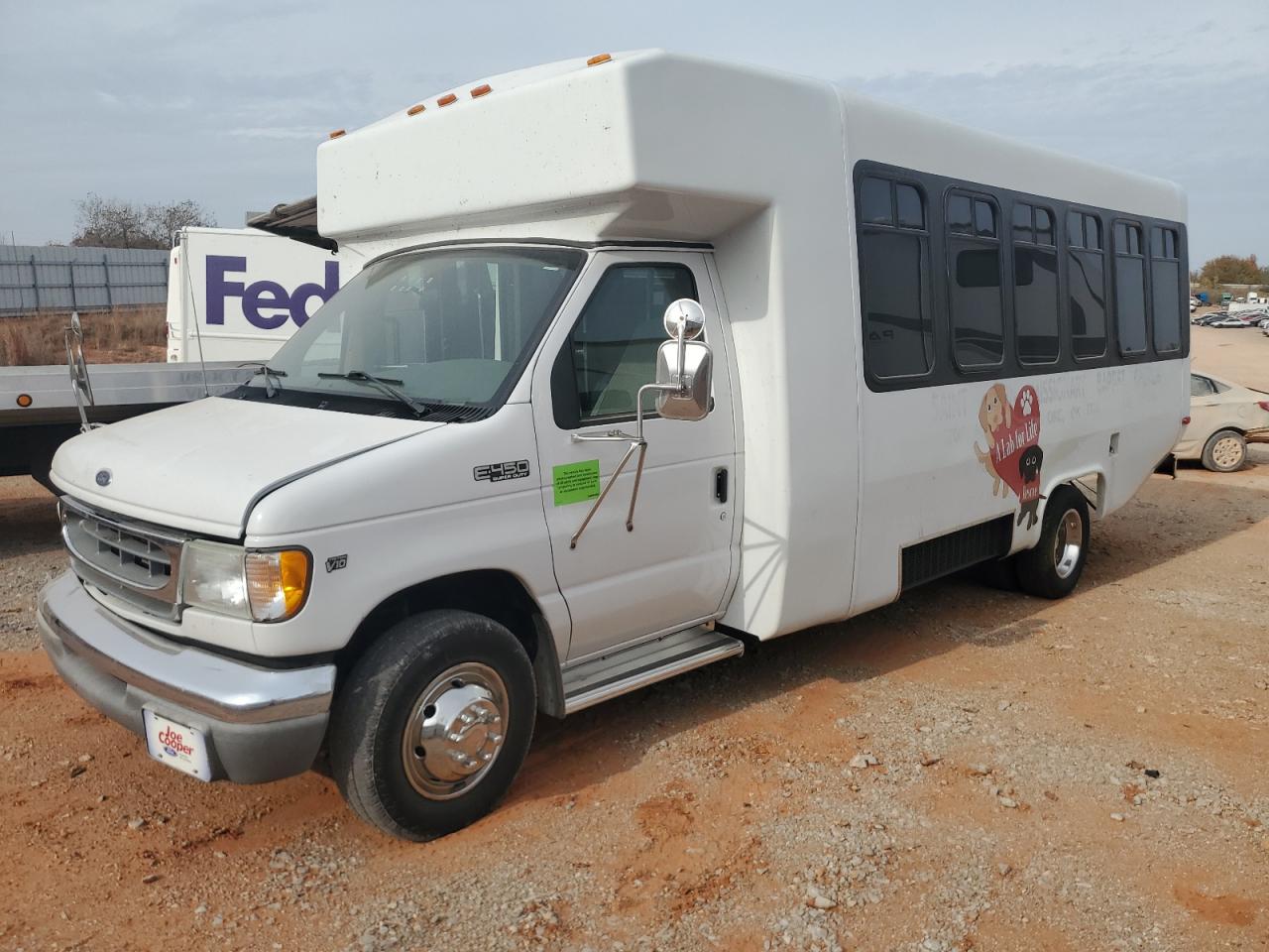 Ford Econoline E450 Super Duty Cutaway Van Image 5