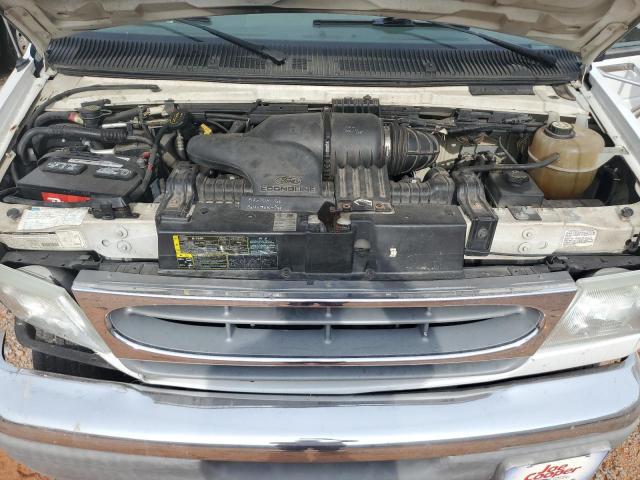 Ford Econoline E450 Super Duty Cutaway Van Image 4