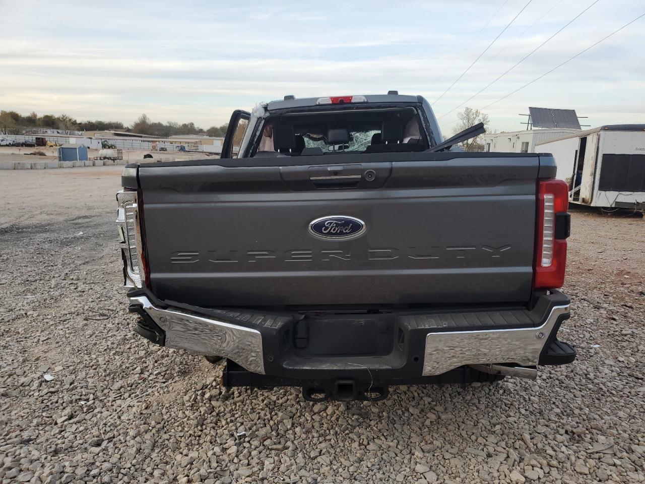 Ford F-250 Super Duty Image 7