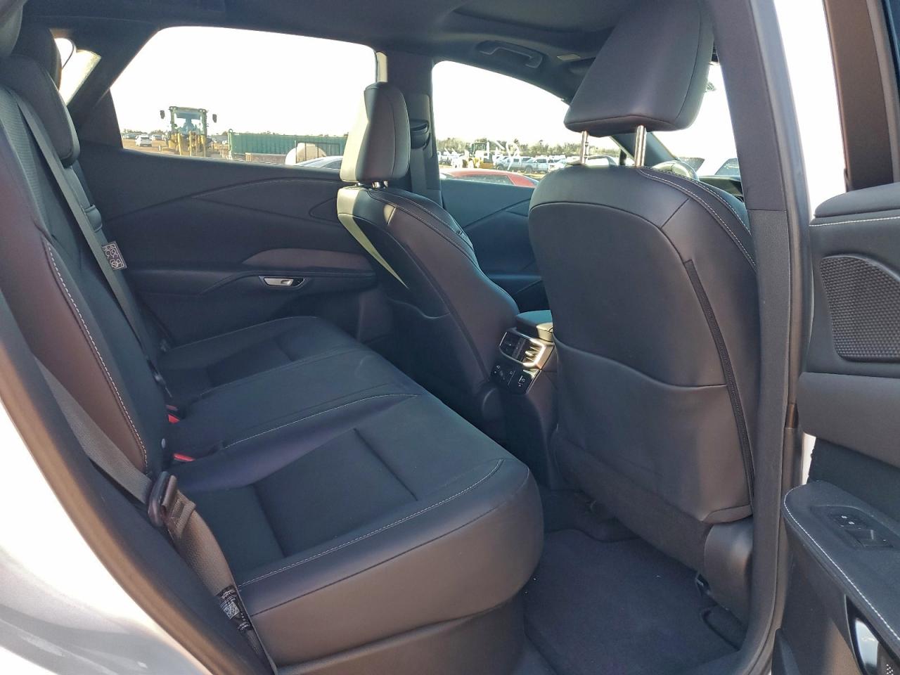 Lexus RX 350 Base Image 12