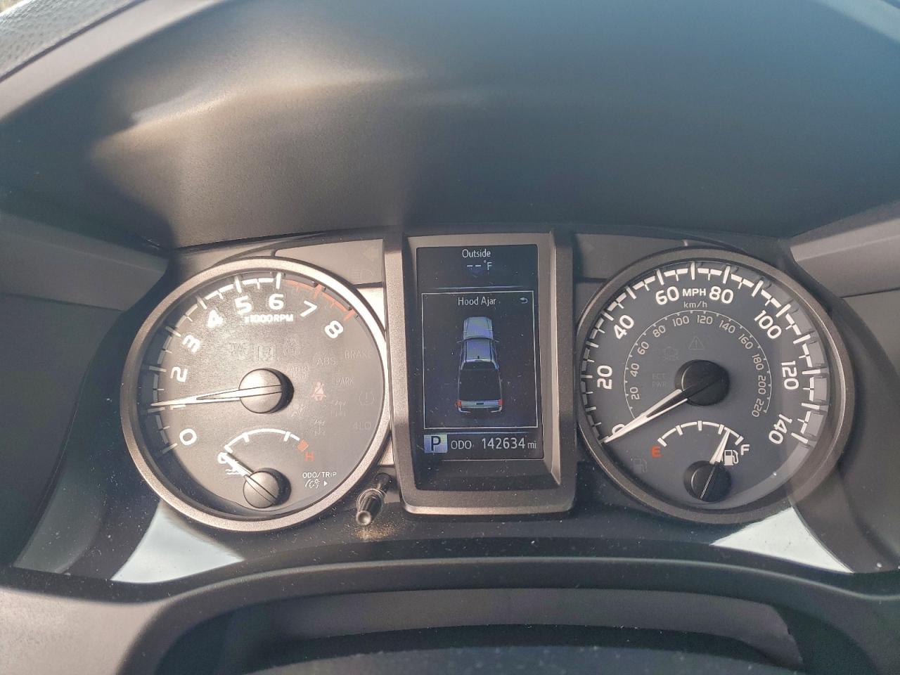 Toyota Tacoma Double Cab Image 10