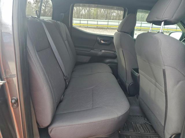 Toyota Tacoma Double Cab Image 6