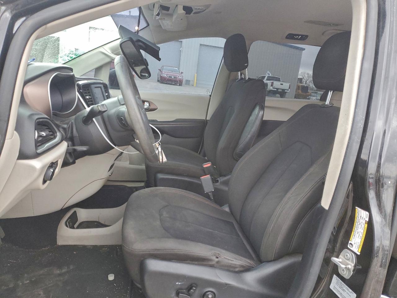 Chrysler Pacifica Lx Image 2