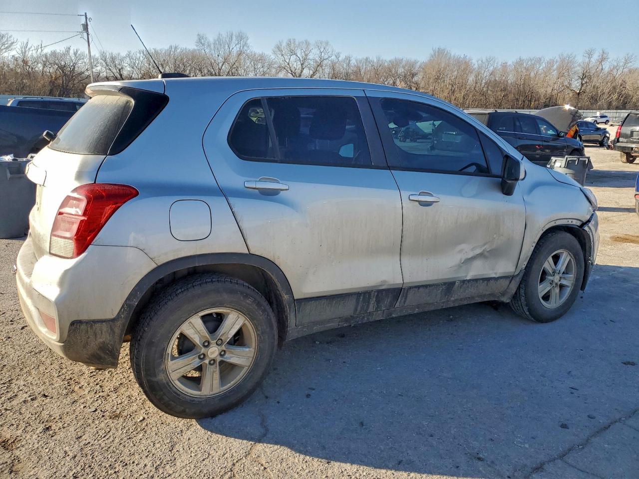 Chevrolet Trax Ls Image 3