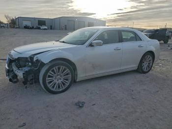  Salvage Chrysler 300
