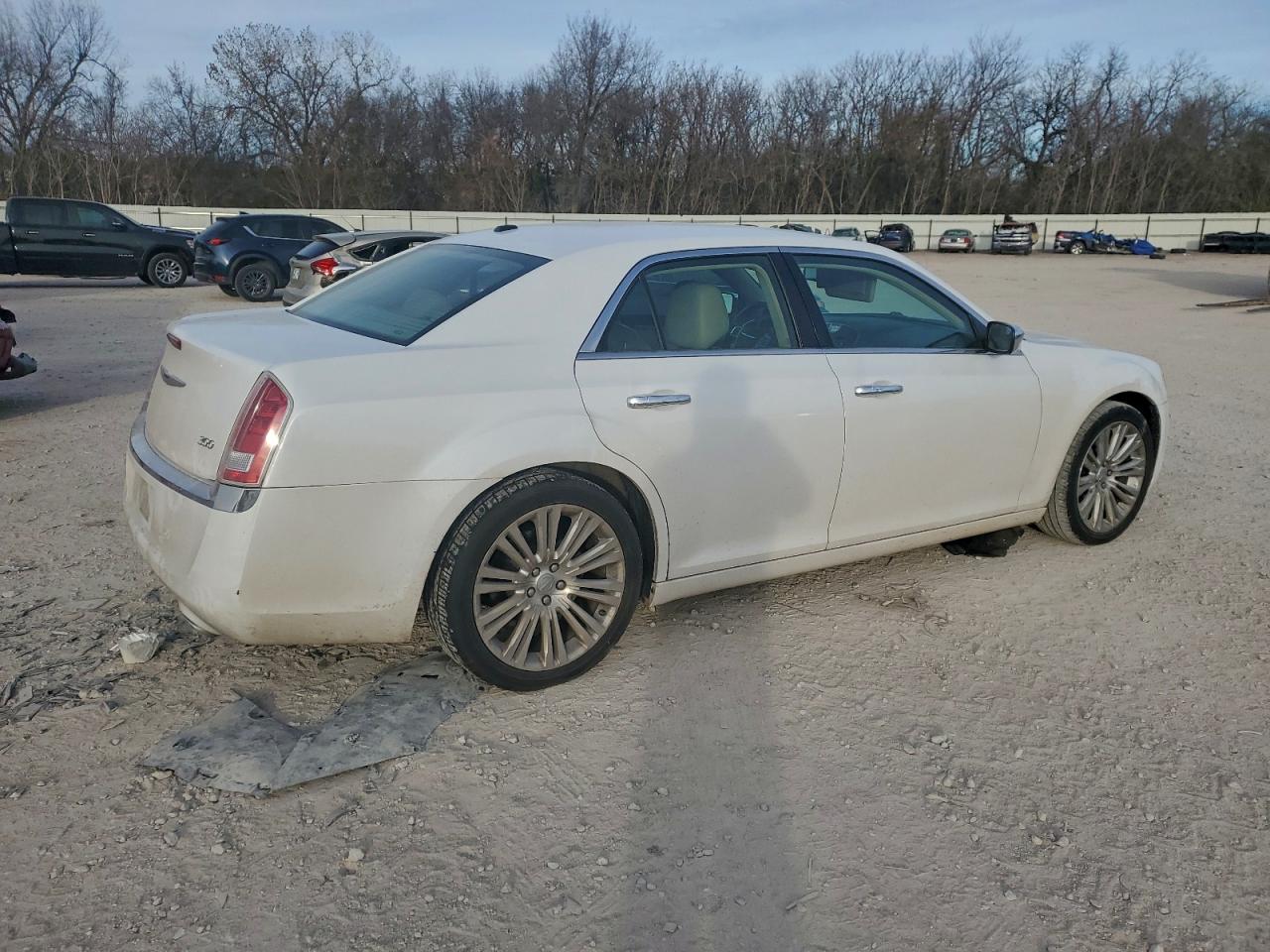 Chrysler 300 Limited Image 3