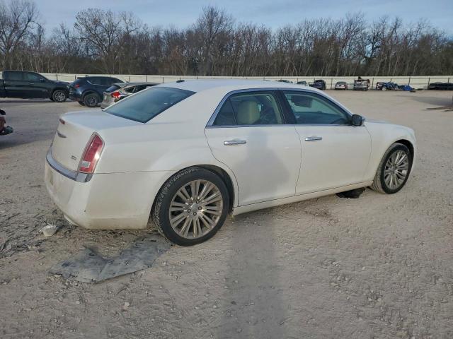 Chrysler 300 Limited Image 3
