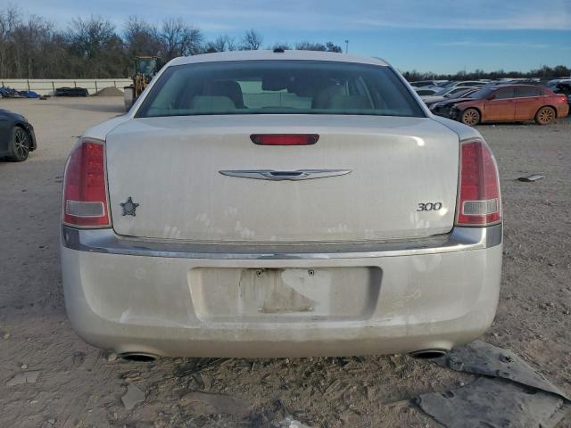 Chrysler 300 Limited Image 11