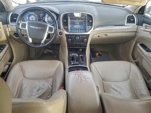 Chrysler 300 Limited Image 6