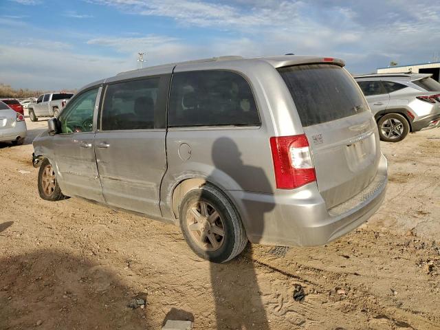 Chrysler Minivan Touring Image 2