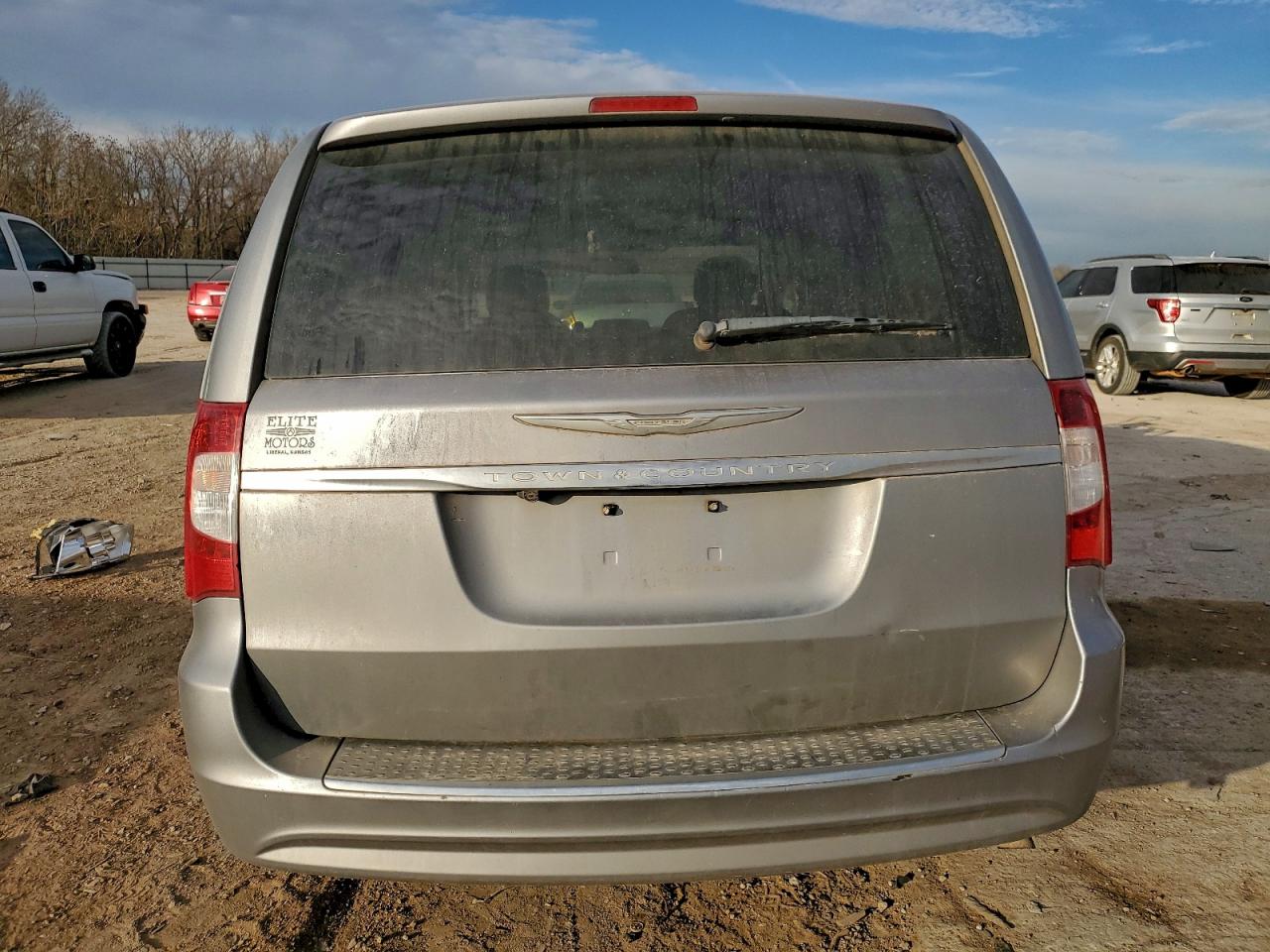 Chrysler Minivan Touring Image 5