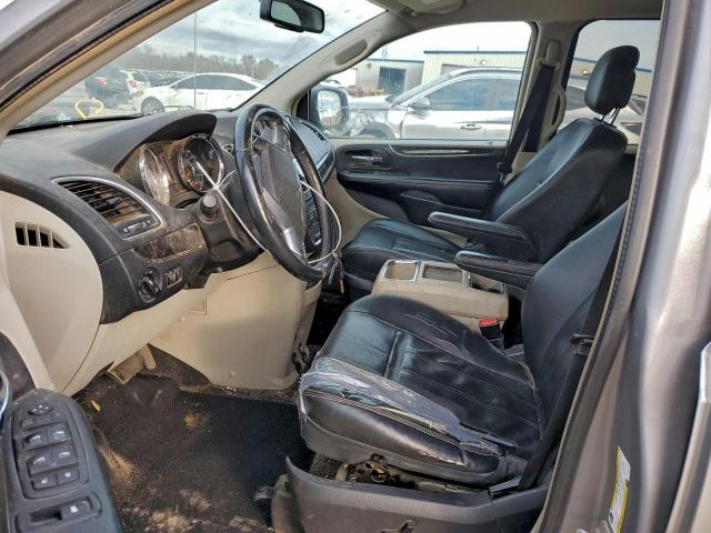 Chrysler Minivan Touring Image 12