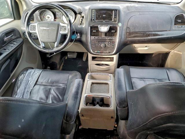 Chrysler Minivan Touring Image 10