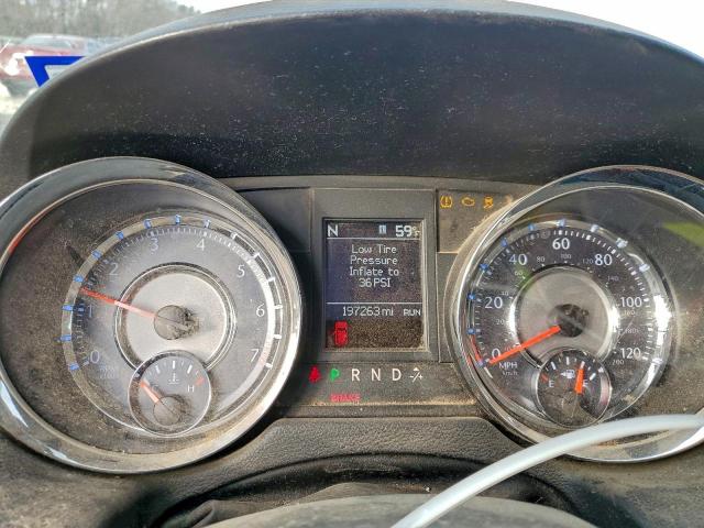 Chrysler Minivan Touring Image 6