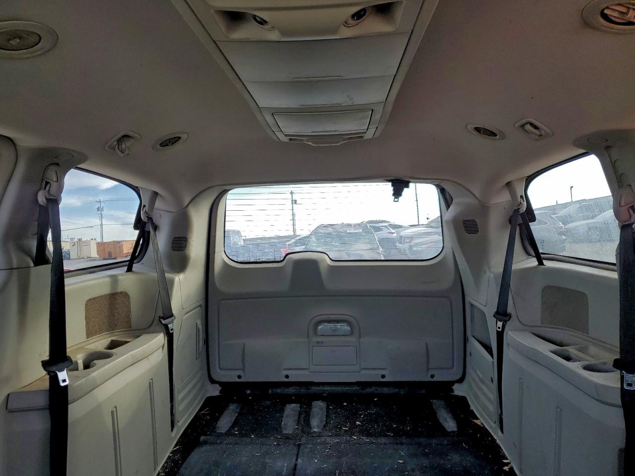 Chrysler Minivan Touring Image 11