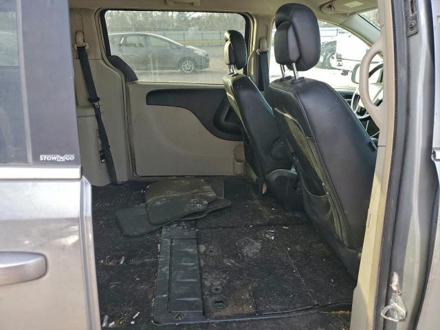 Chrysler Minivan Touring Image 7