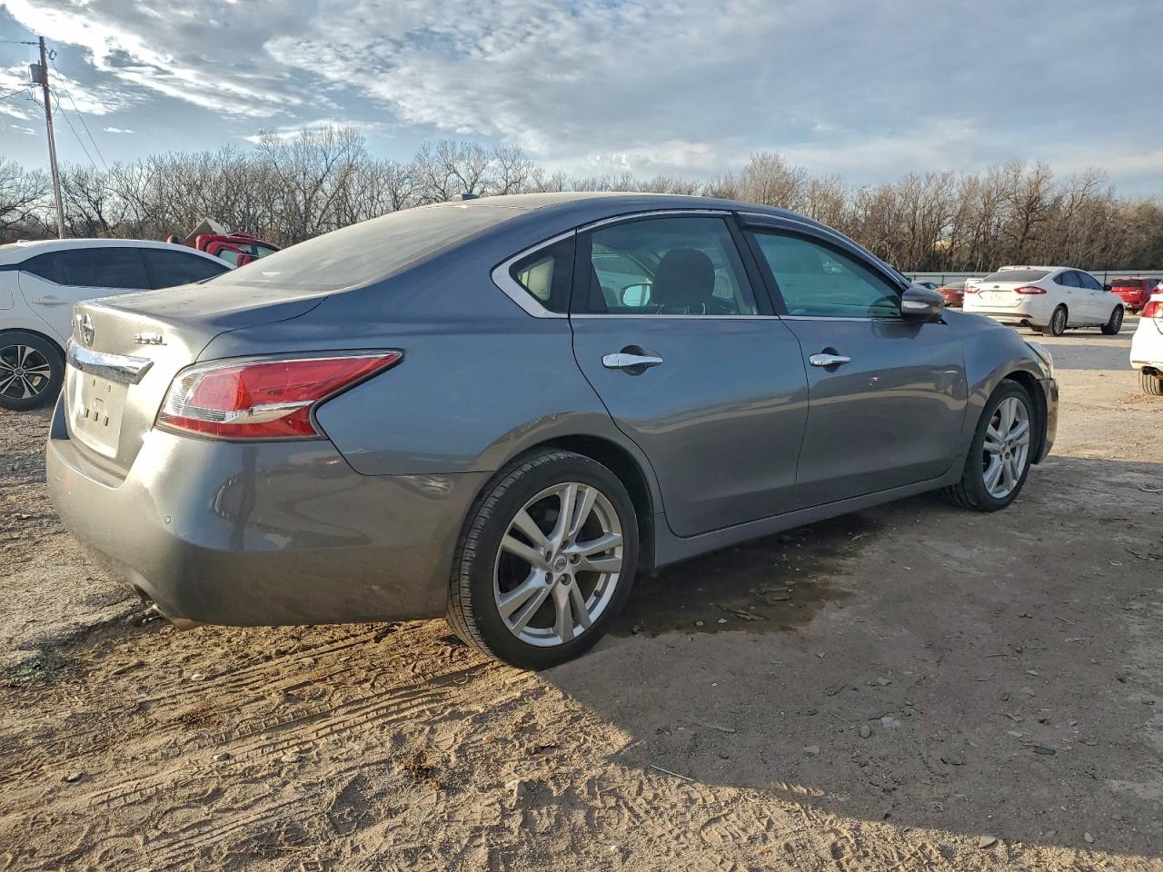Nissan Altima 3.5s Image 4