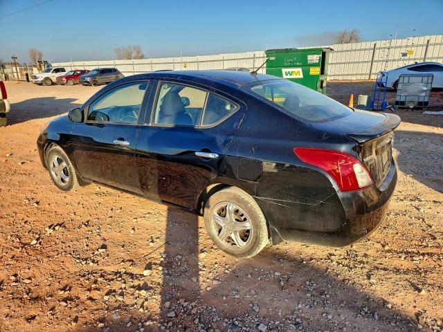 Nissan Versa S Image 9