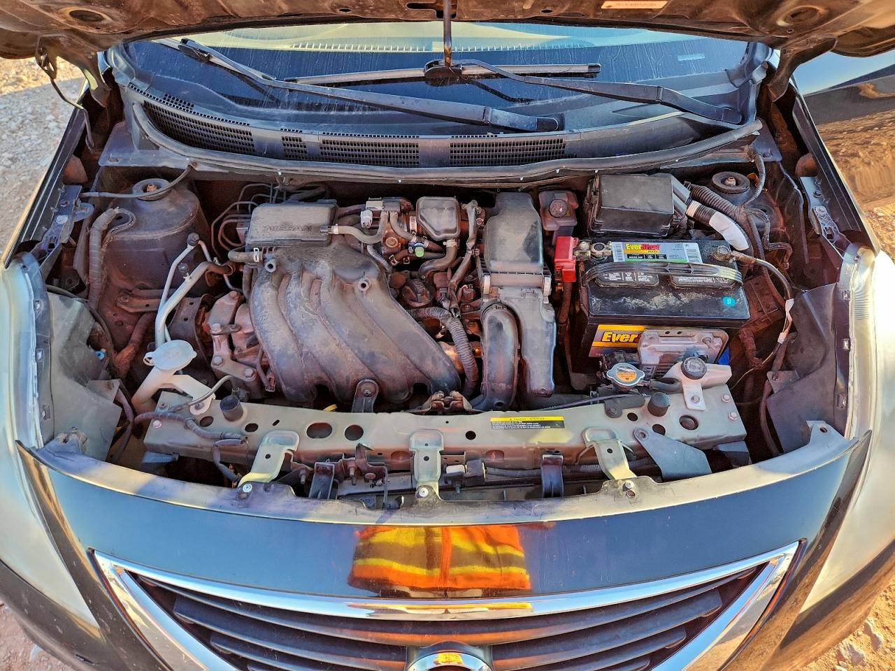 Nissan Versa S Image 6