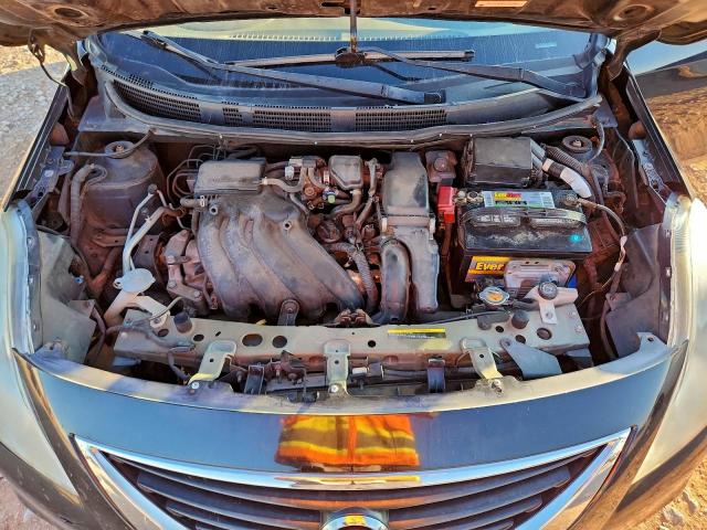 Nissan Versa S Image 6