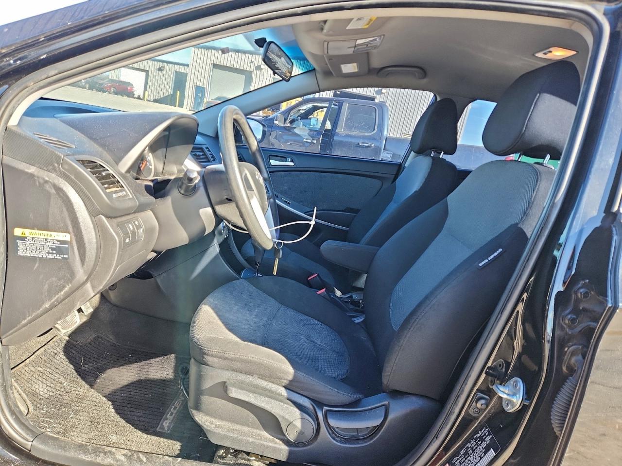 Hyundai ACCENT Gls Image 2