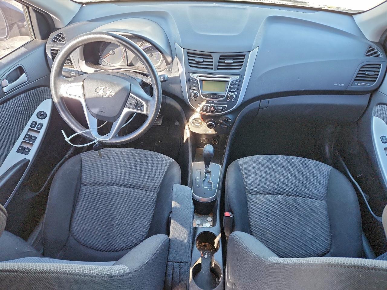 Hyundai ACCENT Gls Image 8