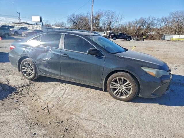 Toyota Camry Le Image 3