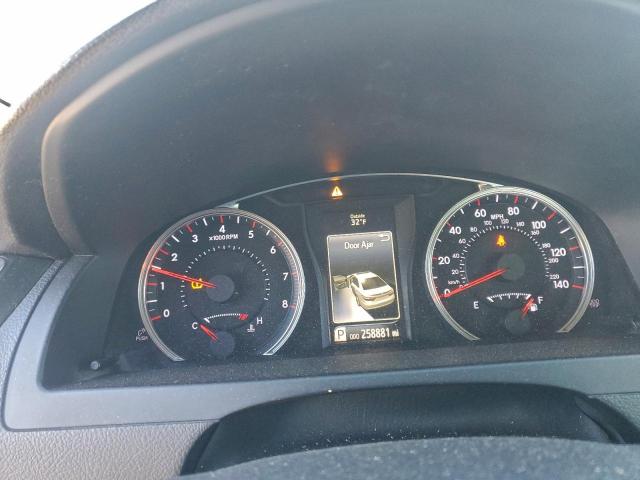 Toyota Camry Le Image 7