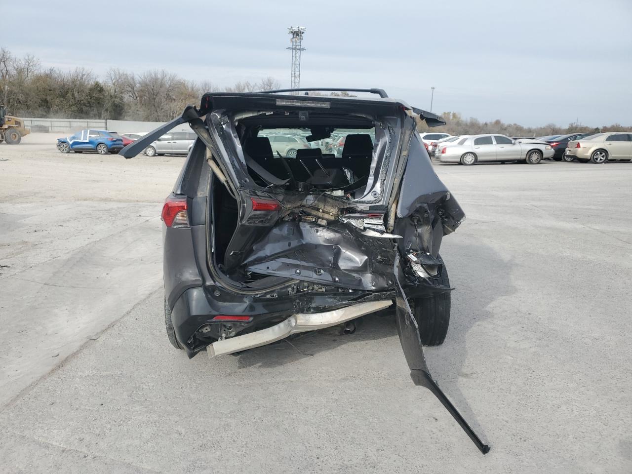 Toyota RAV4 Xse Image 6