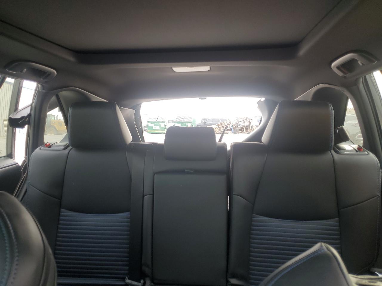 Toyota RAV4 Xse Image 5