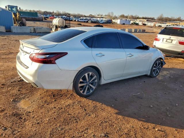 Nissan Altima 2.5 Image 4