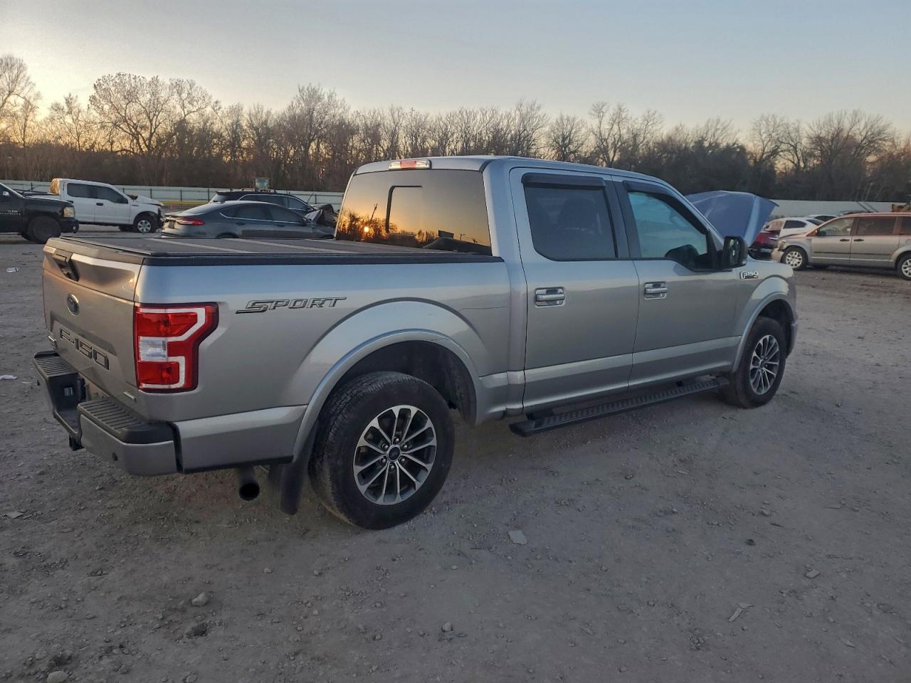 Ford F-150 Supercrew Image 2
