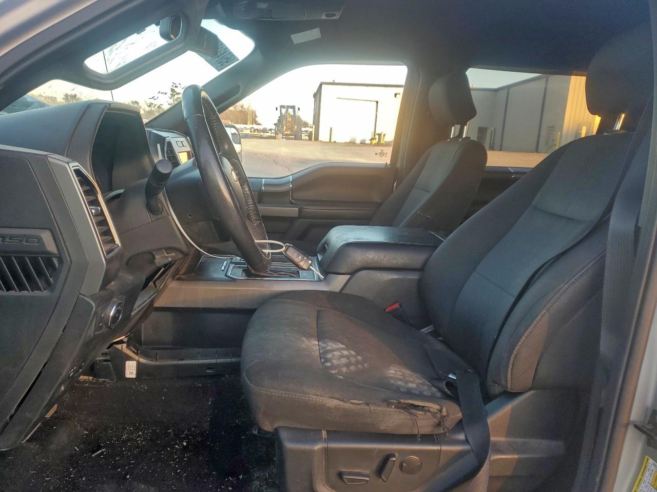 Ford F-150 Supercrew Image 7