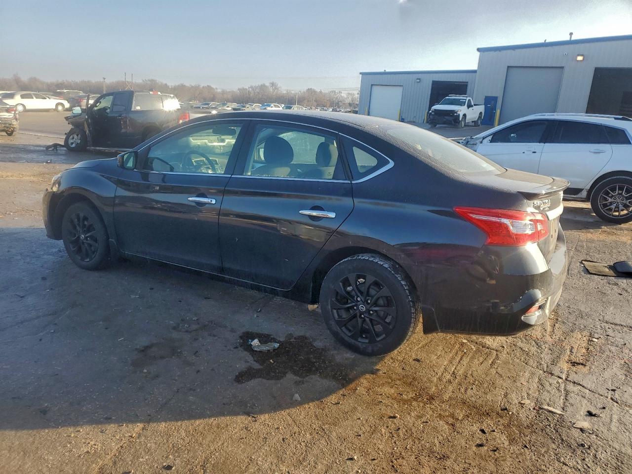 Nissan Sentra S Image 3