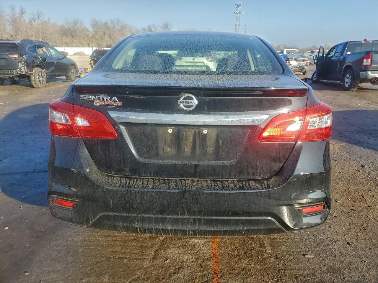 Nissan Sentra S Image 12