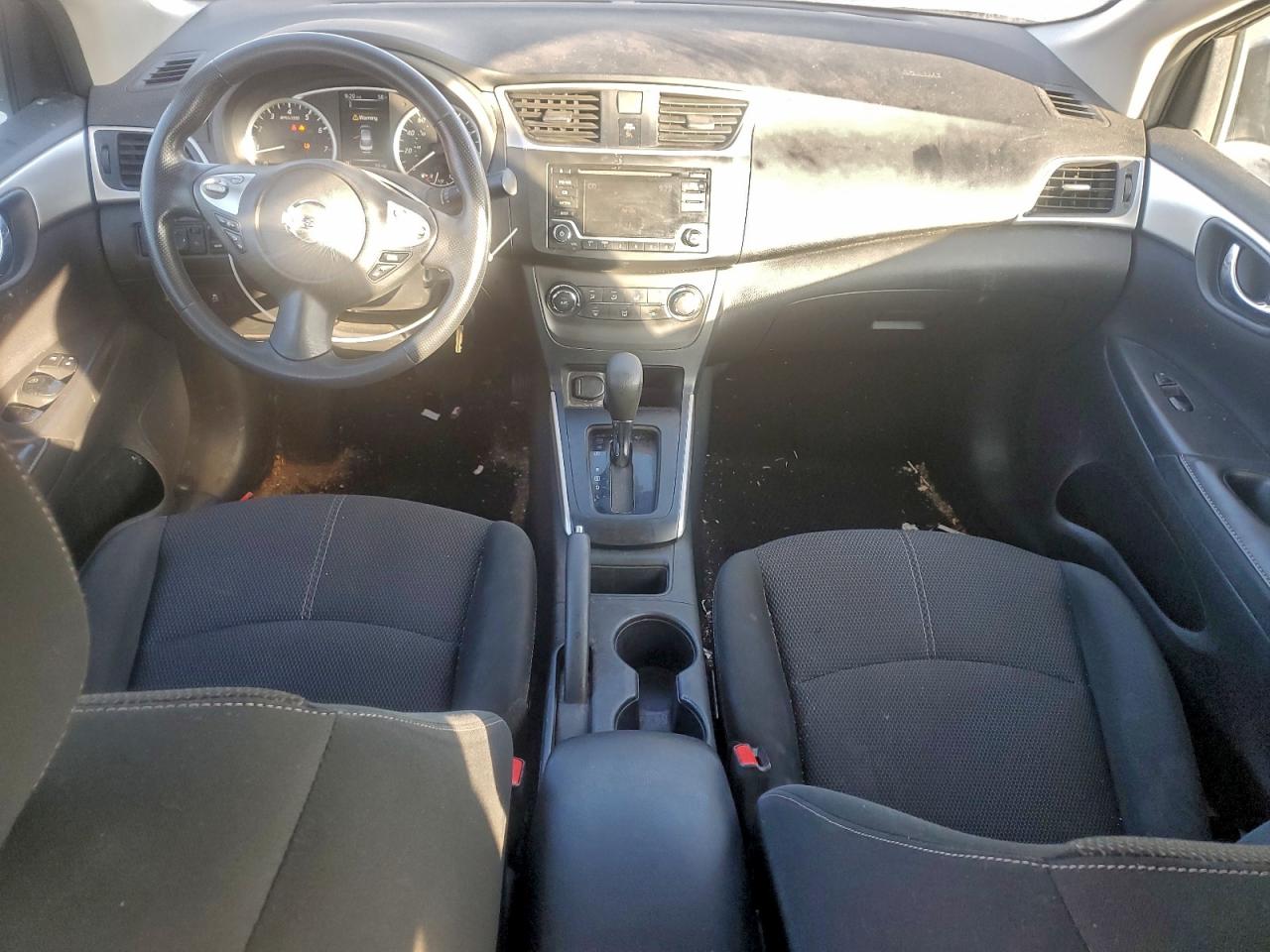 Nissan Sentra S Image 5