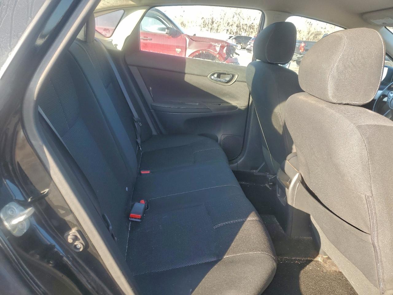 Nissan Sentra S Image 11