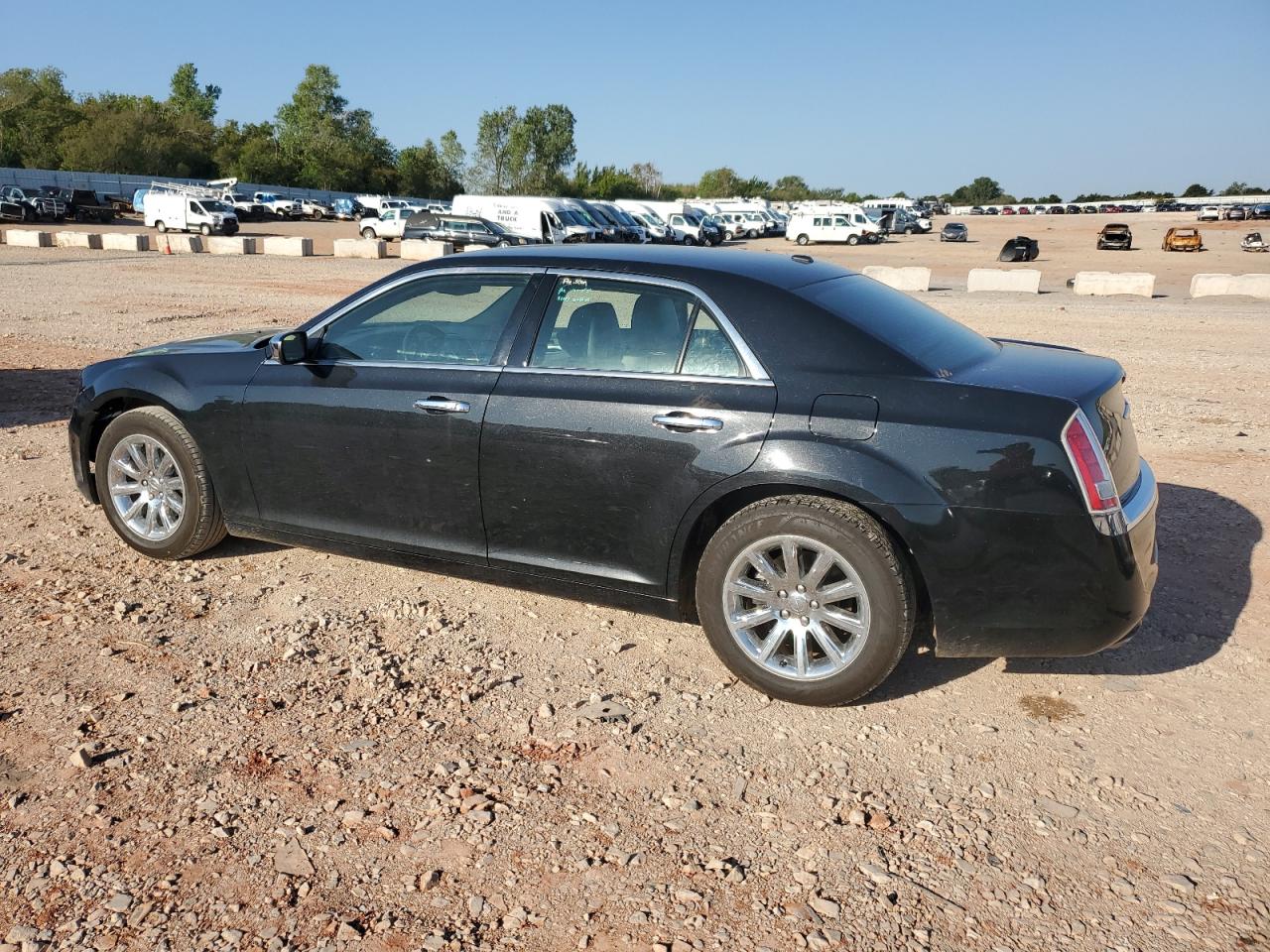 Chrysler 300 Image 8