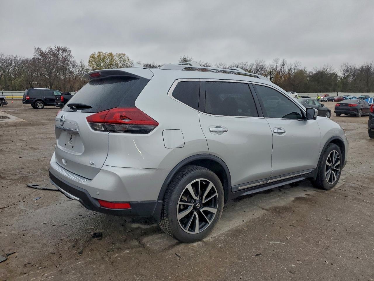 Nissan Rogue S Image 5