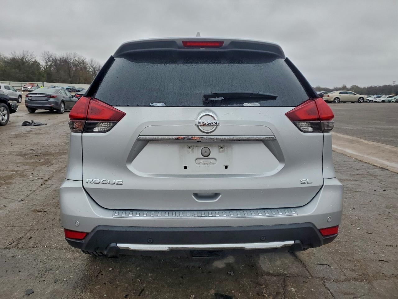 Nissan Rogue S Image 2