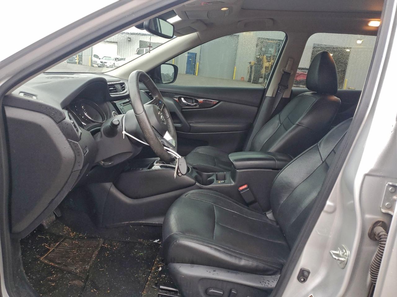 Nissan Rogue S Image 10