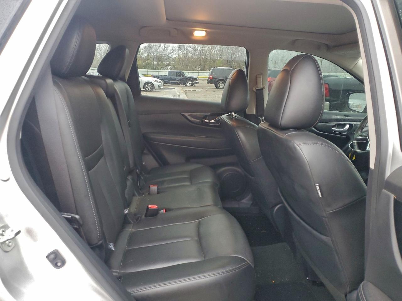 Nissan Rogue S Image 12