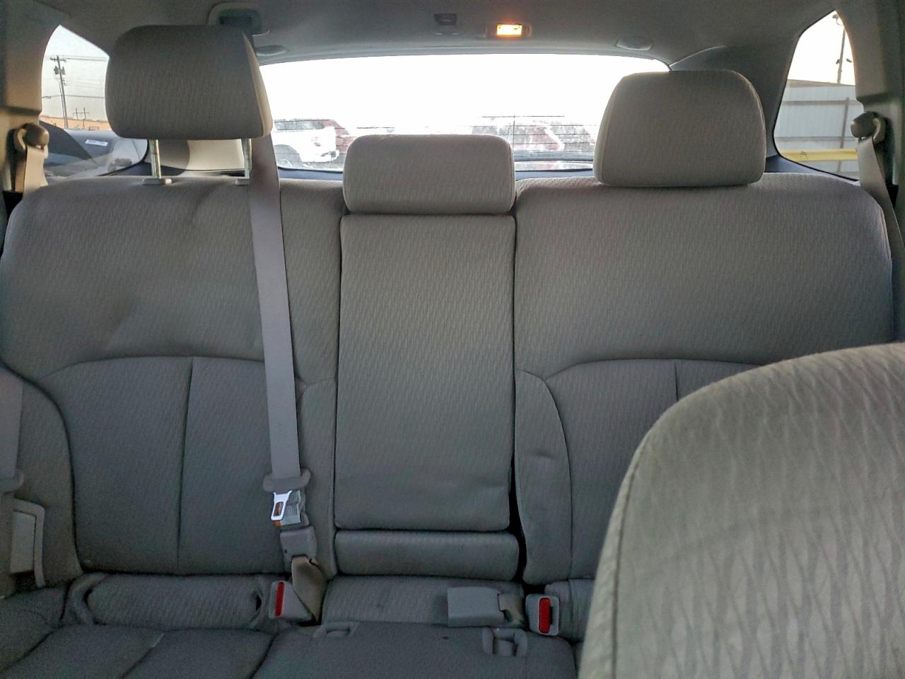 Subaru Outback 2.5i Premium Image 6