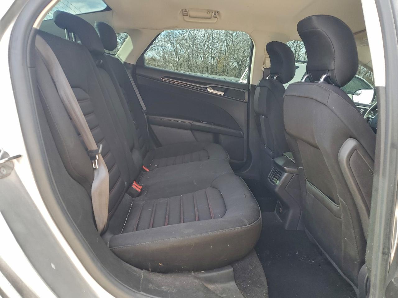 Ford Fusion Se Image 3