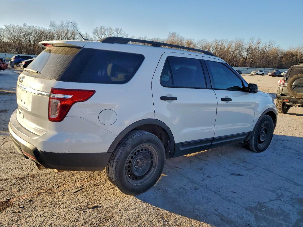 Ford Explorer Image 10