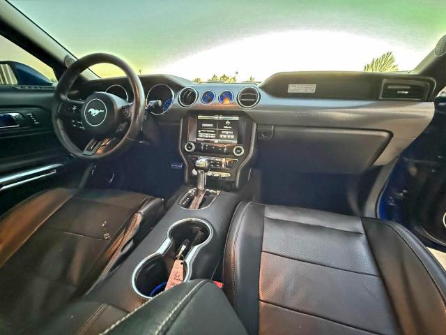 Ford Mustang Image 9