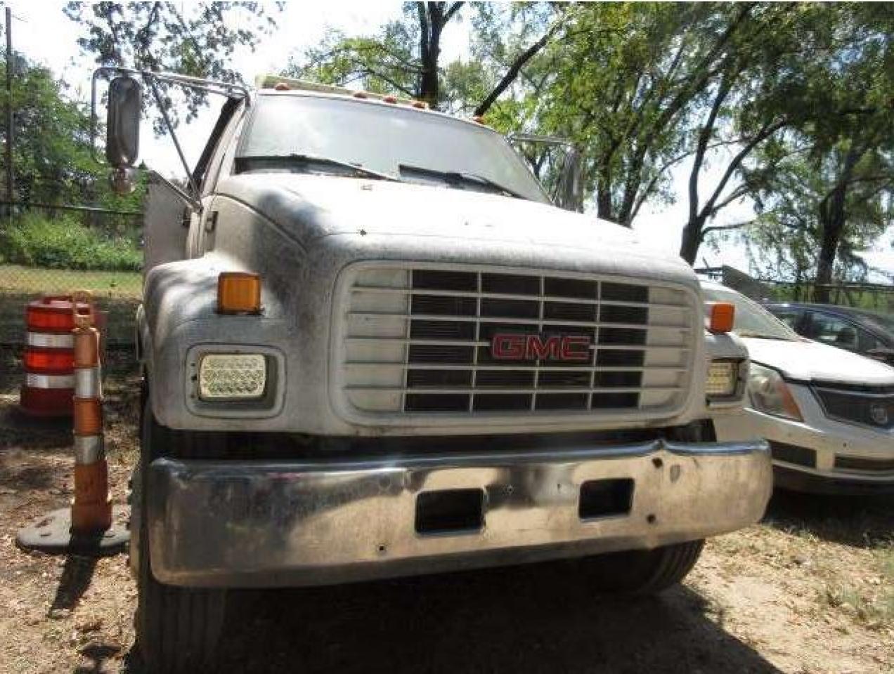 GMC C Series C7h042 Image 1